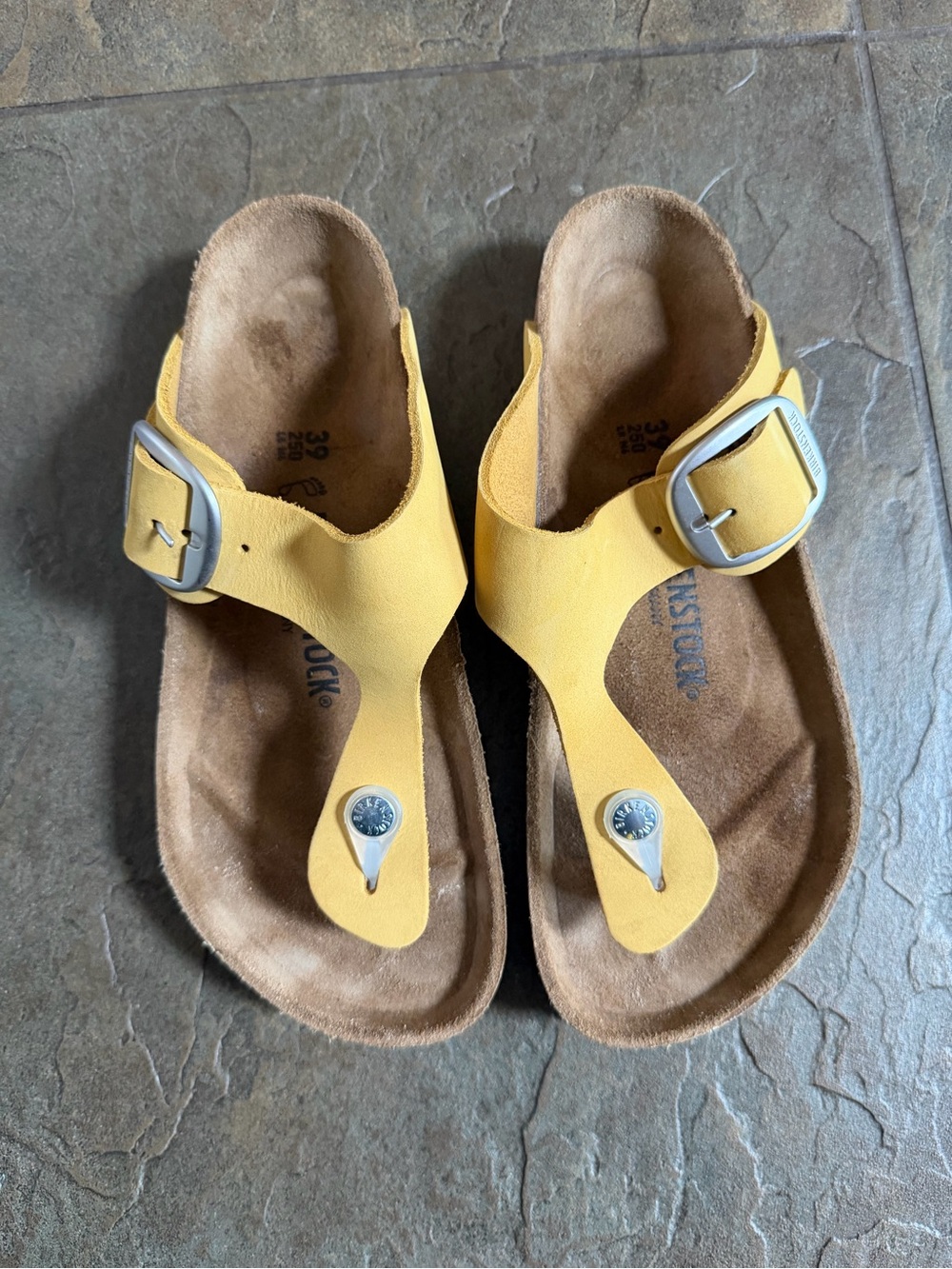 Birkenstock Gizeh Big Buckle sandals